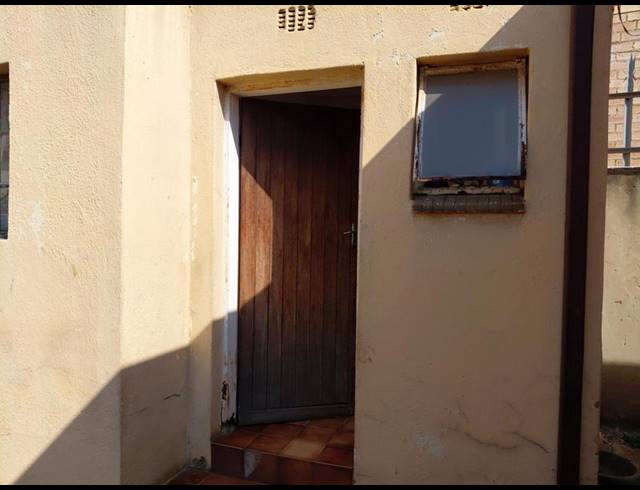 10 BEDROOM HOUSE FOR SALE IN YEOVILLE